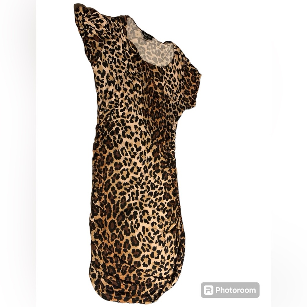 Bebe large ruched Leopard dress, cap sleeves knee length cocktail date night